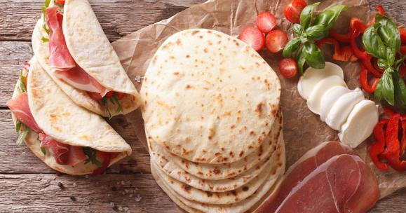 Piadina: preparazione tipica della cucina romagnola